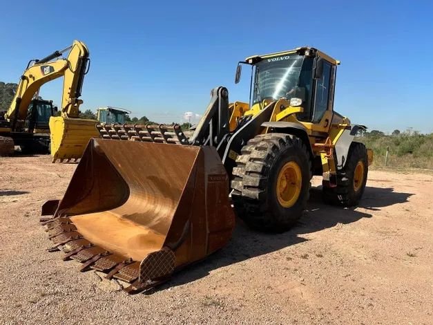 Volvo L120F ANO 2021